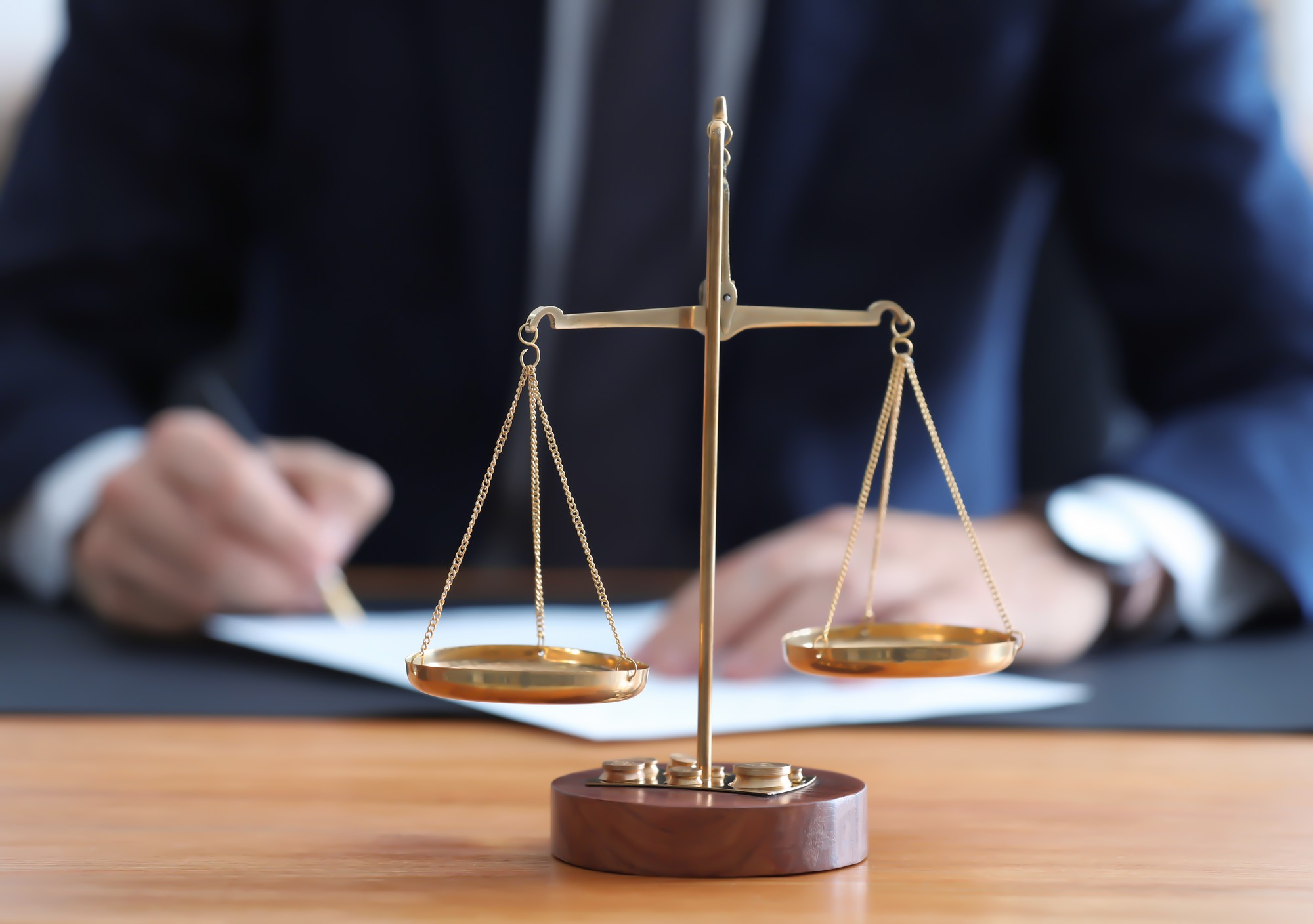 Avocat et balance de la justice